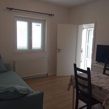 Vinka Apartment Sreser Luaran gambar