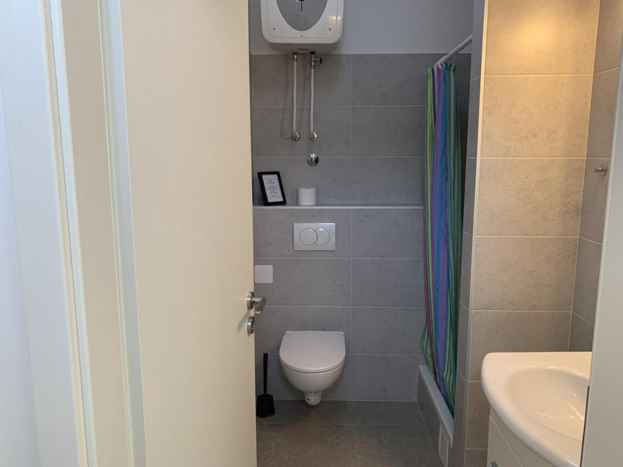 Vinka Apartment Sreser Luaran gambar